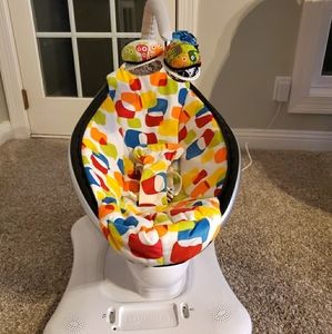 4Moms Mamaroo (with extra seat)